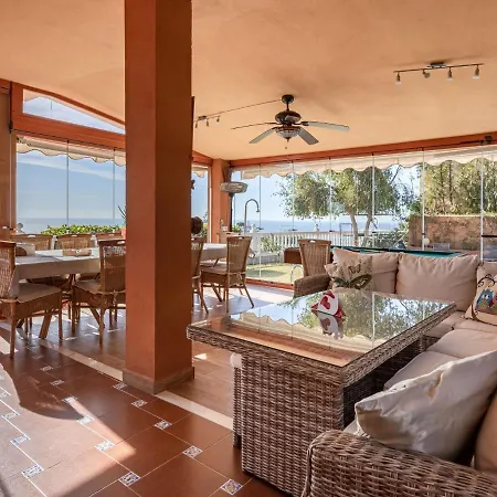 Lavish In With Swimming Pool * מאלגה